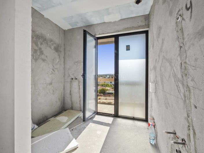 Image No.11-4 Bed Townhouse for sale