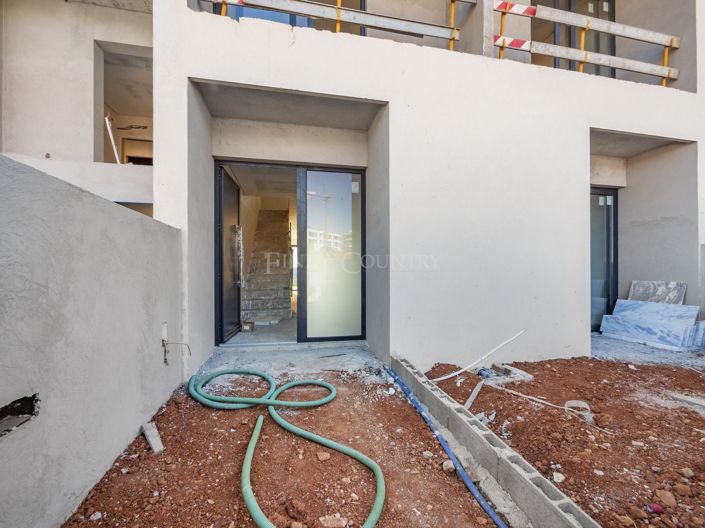 Image No.3-4 Bed Townhouse for sale