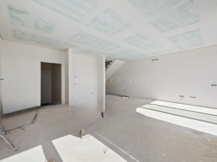 Image No.8-4 Bed Townhouse for sale