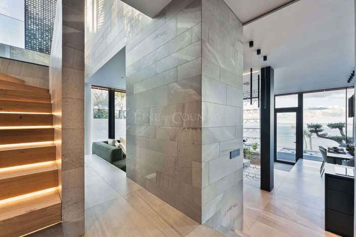 Image No.30-3 Bed Property for sale