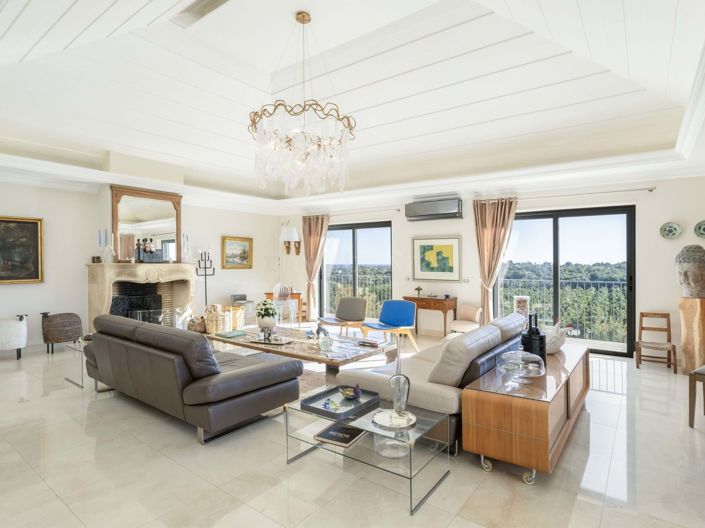 Image No.10-7 Bed Villa for sale