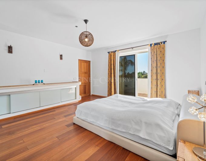 Image No.11-6 Bed Villa for sale