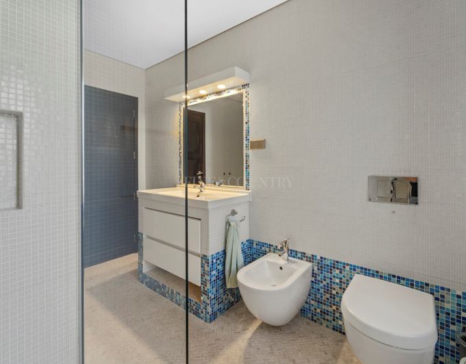 Image No.18-6 Bed Villa for sale