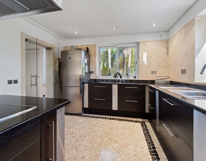 Image No.5-6 Bed Villa for sale