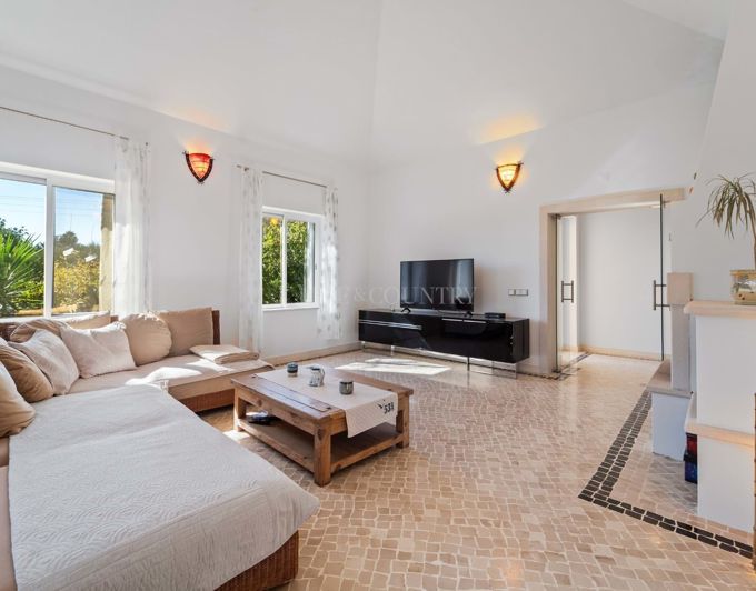 Image No.8-6 Bed Villa for sale