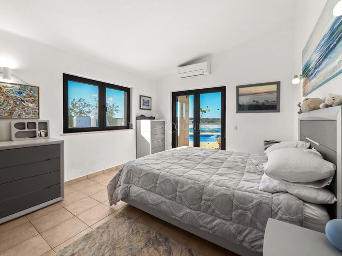 Image No.20-3 Bed Property for sale