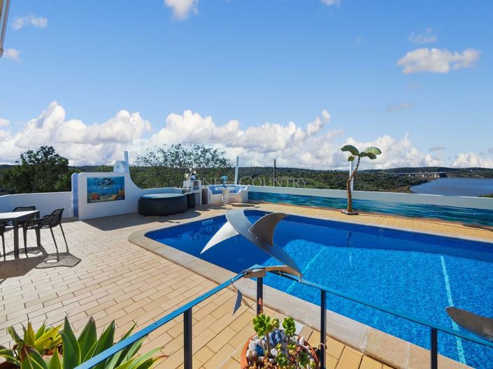 Image No.30-3 Bed Property for sale