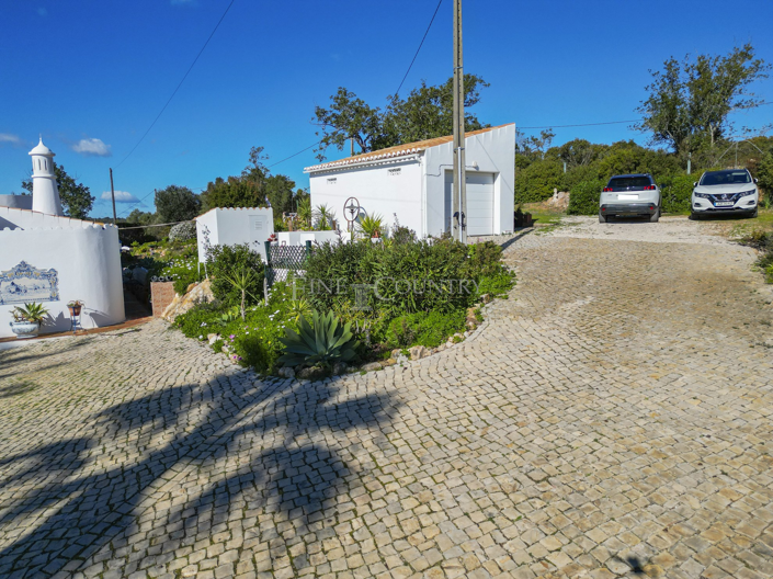 Image No.37-3 Bed Property for sale