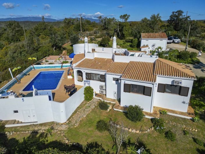 Image No.40-3 Bed Property for sale