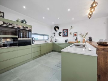 2104-366817-b952a8cbdbc2fd66601ce91bb265b9cce