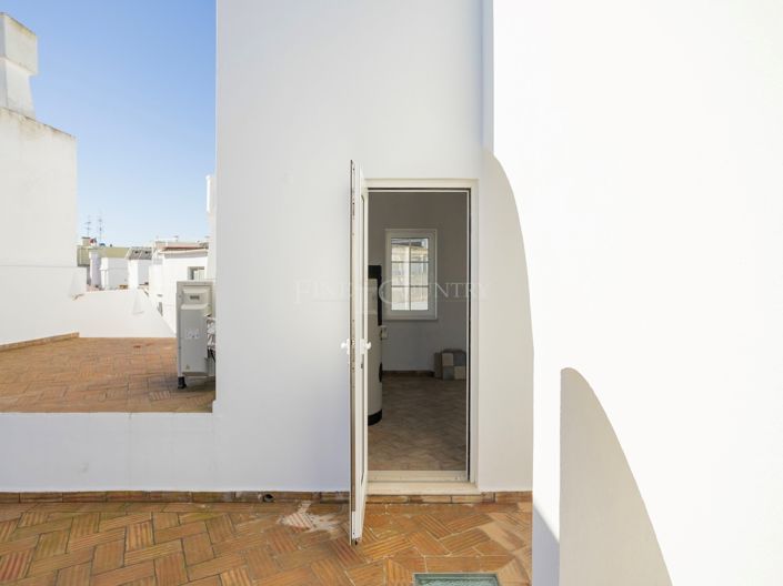 Image No.30-1 Bed Townhouse for sale