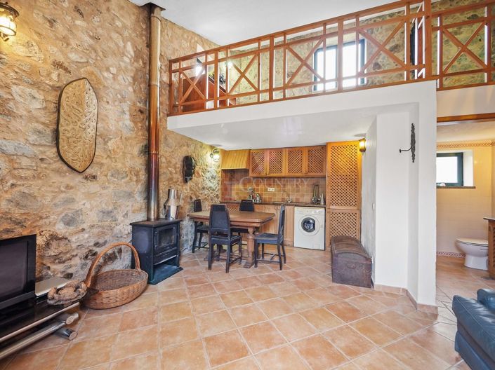 Image No.30-4 Bed Property for sale