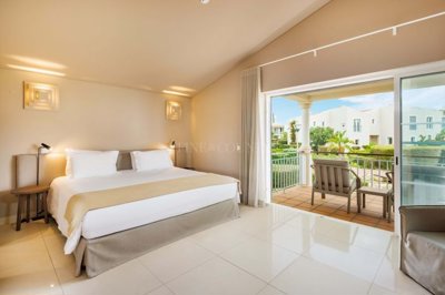 2104-367472-14d4e763c151089fe37f379b2f9be1ace