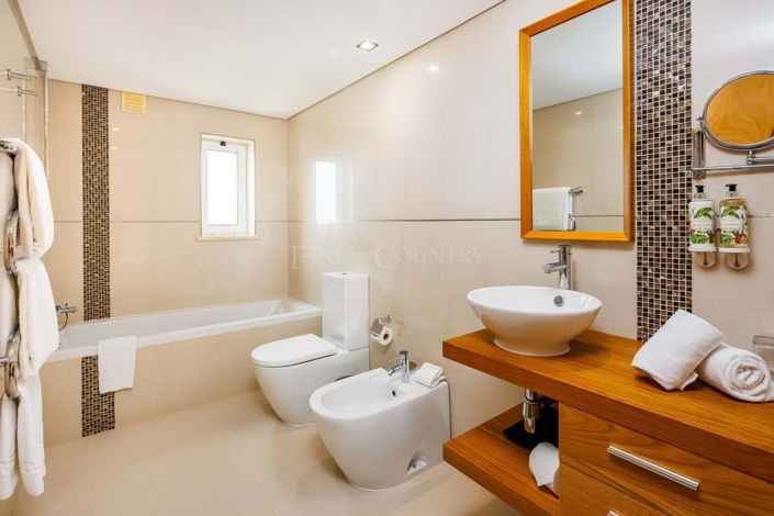 Image No.14-2 Bed Townhouse for sale