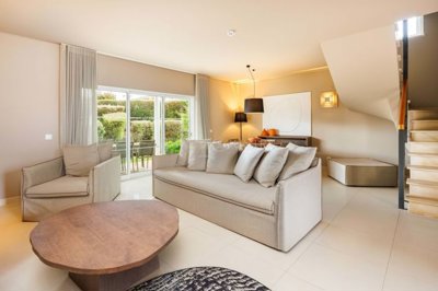 2104-367470-b952a8cbdbc2fd66601ce91bb265b9cce