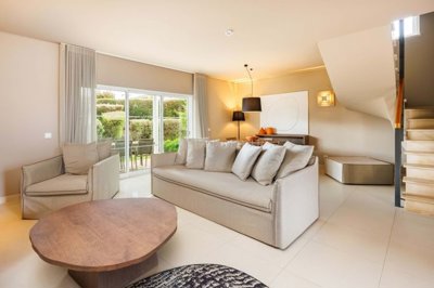 2104-367467-14d4e763c151089fe37f379b2f9be1ace