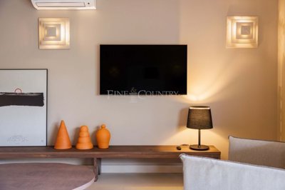 2104-367467-b952a8cbdbc2fd66601ce91bb265b9cce