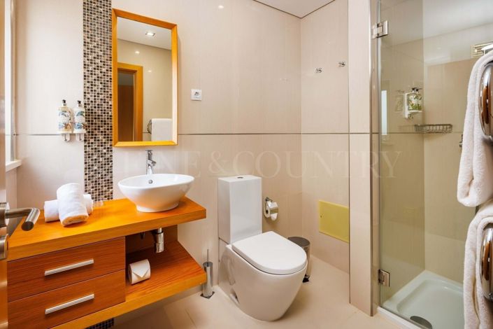 Image No.16-2 Bed Townhouse for sale