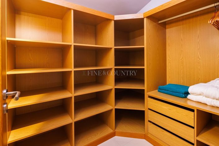 Image No.14-3 Bed Property for sale