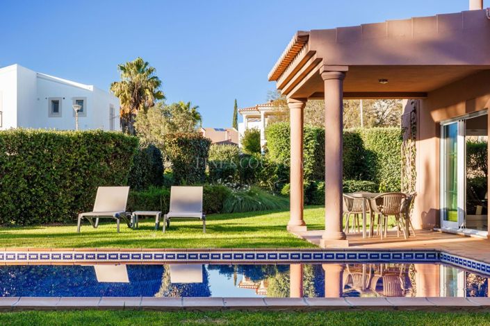 Image No.25-3 Bed Property for sale