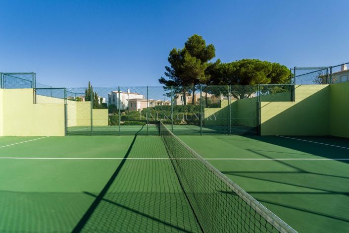 Image No.32-3 Bed Property for sale