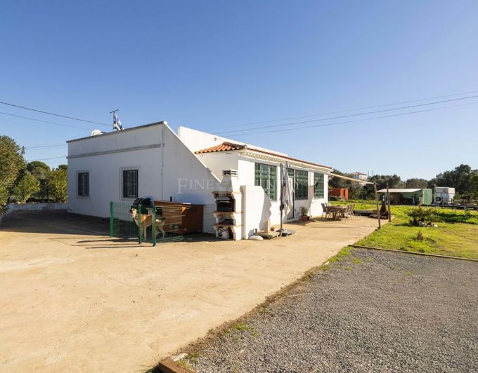 Image No.12-2 Bed Farmhouse for sale