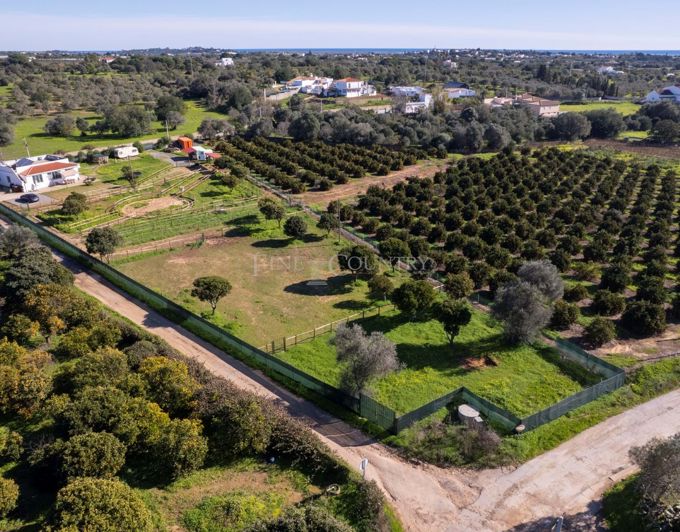 Image No.26-2 Bed Farmhouse for sale