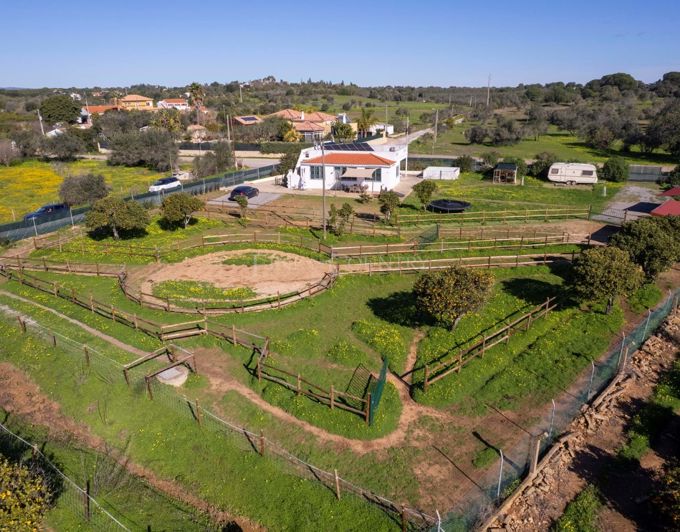 Image No.9-2 Bed Farmhouse for sale