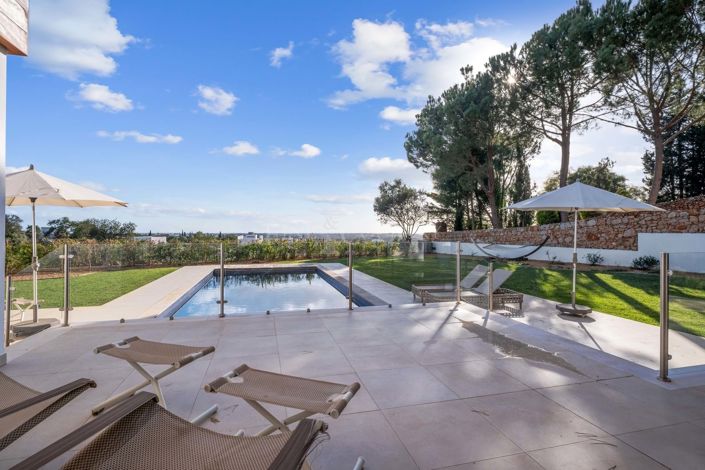 Image No.2-4 Bed Property for sale