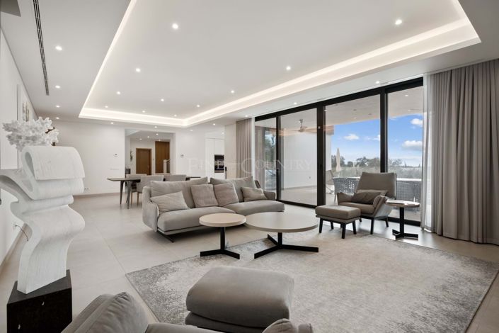 Image No.6-4 Bed Property for sale