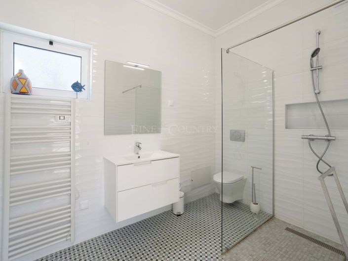 Image No.19-3 Bed Villa for sale