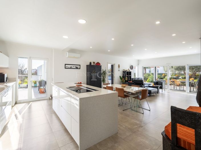 Image No.2-3 Bed Villa for sale