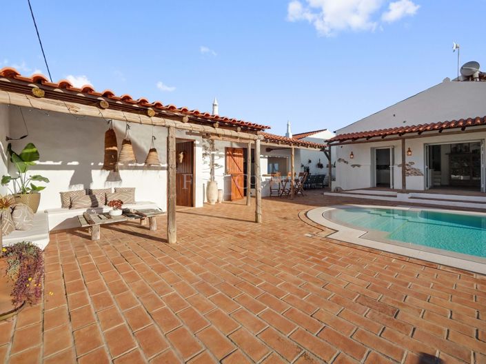 Image No.31-4 Bed Property for sale