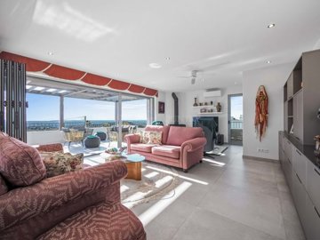 2104-366817-b952a8cbdbc2fd66601ce91bb265b9cce