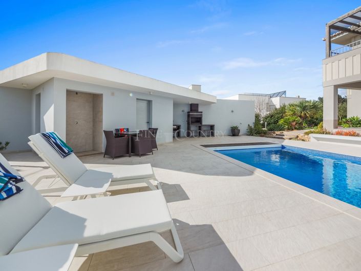 Image No.45-4 Bed Property for sale