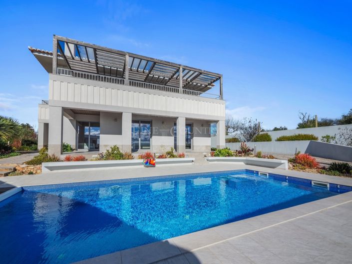 Image No.7-4 Bed Property for sale