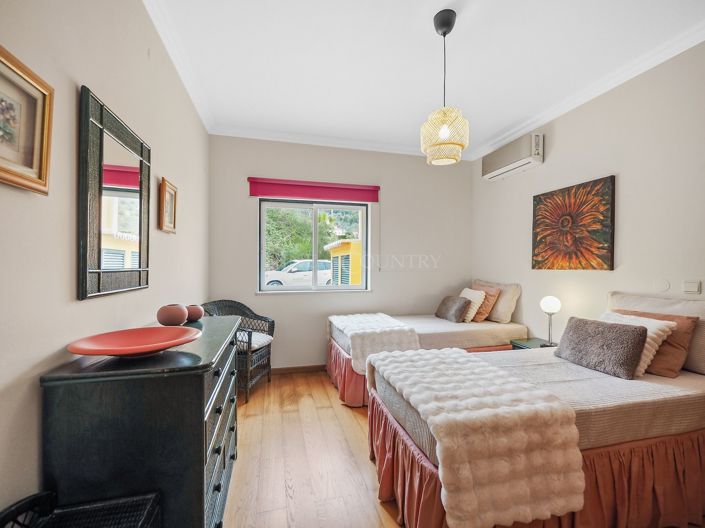 Image No.25-4 Bed Property for sale