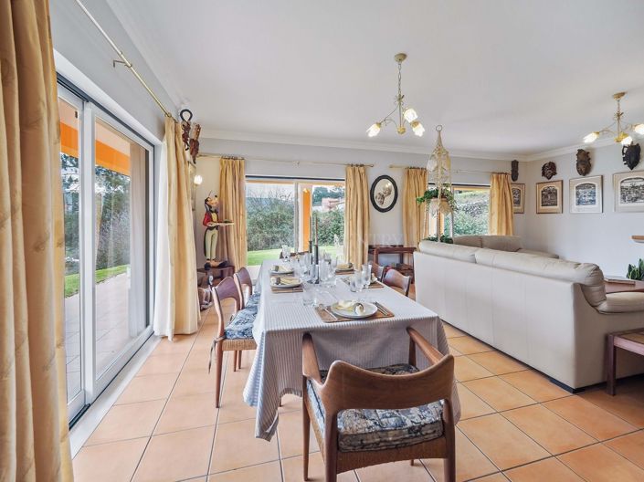 Image No.4-4 Bed Property for sale