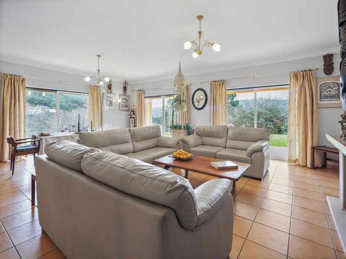 Image No.5-4 Bed Property for sale