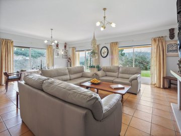 2104-367363-b952a8cbdbc2fd66601ce91bb265b9cce