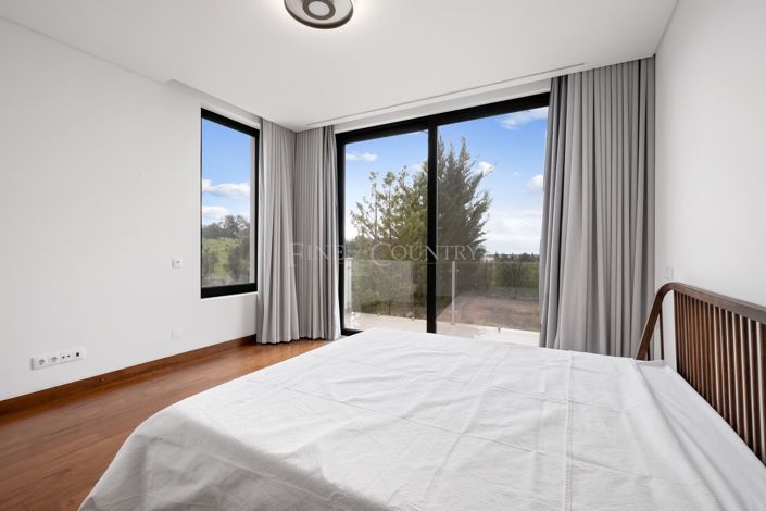 Image No.23-4 Bed Property for sale