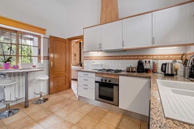 2104-366611-b952a8cbdbc2fd66601ce91bb265b9cce