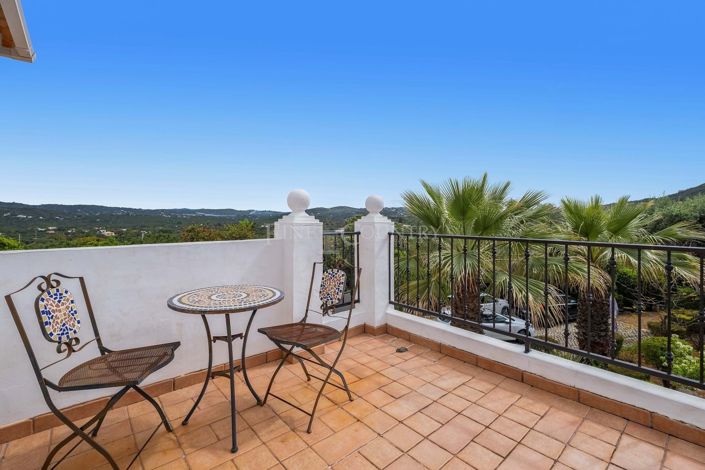 Image No.50-3 Bed Property for sale