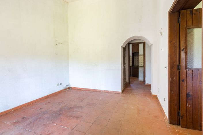 Image No.17-3 Bed Plot for sale