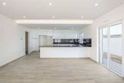 2104-350847-b952a8cbdbc2fd66601ce91bb265b9cce