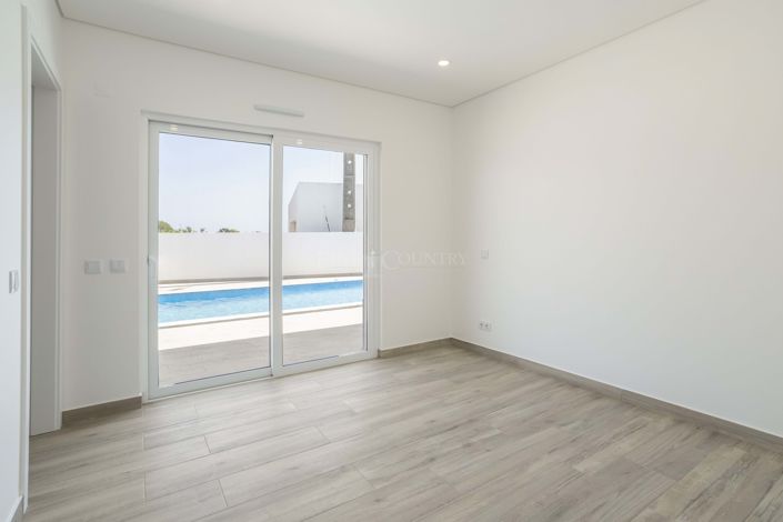 Image No.23-4 Bed Villa for sale