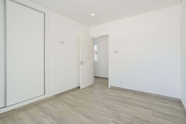 Image No.28-4 Bed Villa for sale