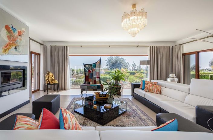 Image No.2-4 Bed Property for sale