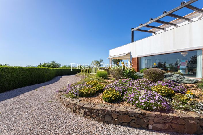 Image No.32-4 Bed Property for sale