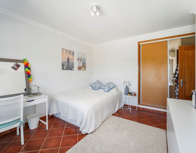 Image No.23-5 Bed Townhouse for sale